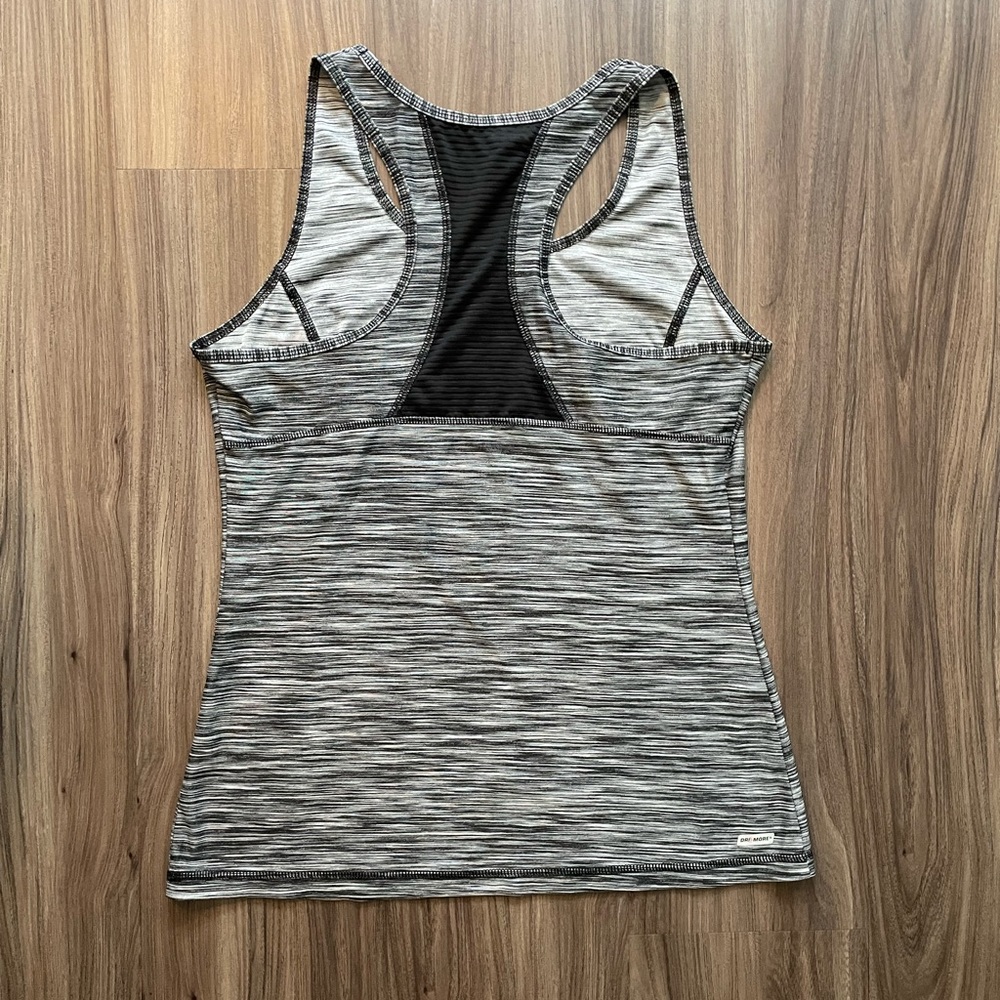 Danskin Racerback Tank Size Medium - Picture 4 of 6